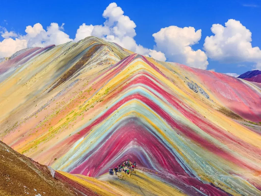 Las distintas tonalidades de la Montaña de Siete colores.