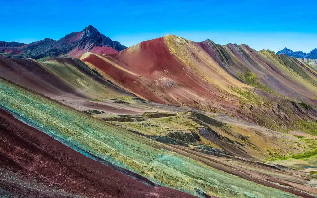 Montaña de Siete Colores vistas desde un costado