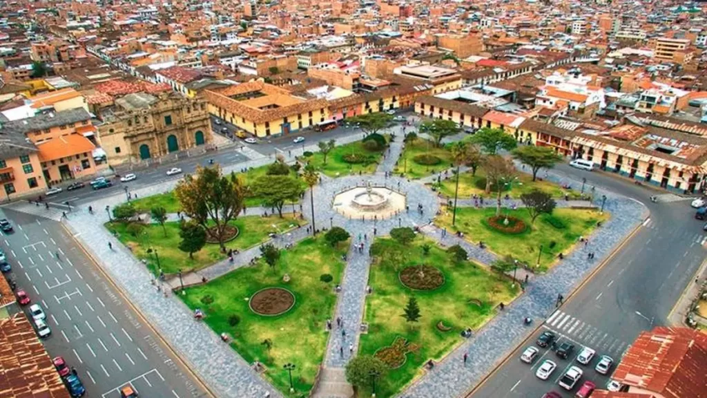 Imagen aérea de la Plaza de Armas de Cajamarca